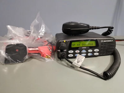 Motorola GM360 Mobilfunkgerät UHF 403 - 470 MHz / inkl. Zubehör - Bild 1 von 2