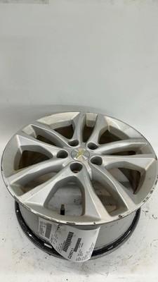 Used Wheel fits: 2017 Chevrolet Malibu aluminum 17x7-1/2 opt RSC Grade C
