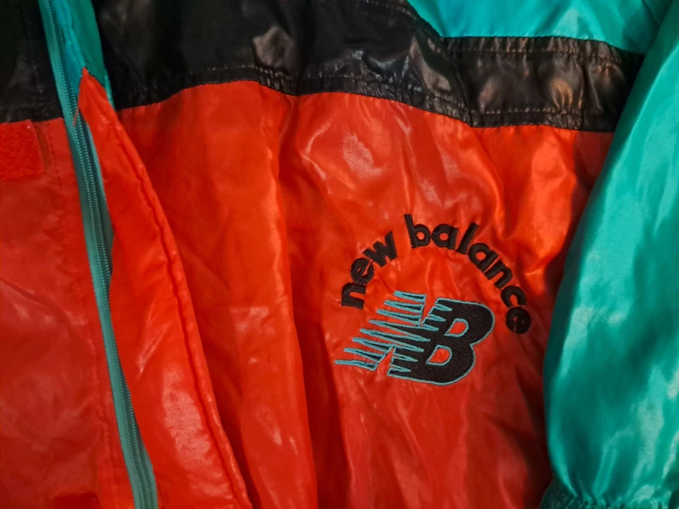 VERY RARE  NEW BALANCE    VINTAGE  RETRO    TRACKSUITE  NICE CONDITION EXTRA ! - Image 3 of 4