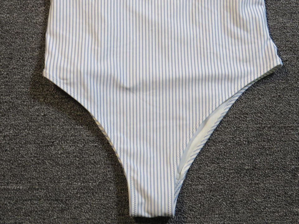 Traje de baño H&M para mujer mediano azul blanco a rayas con volantes traje de baño de una pieza Foto 3 de 4