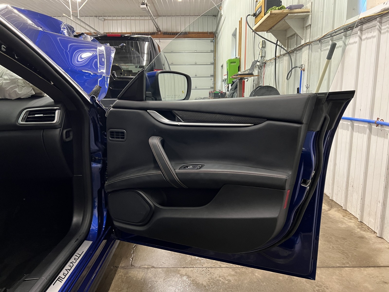 Maserati Ghibli Front Right Door shell Blue