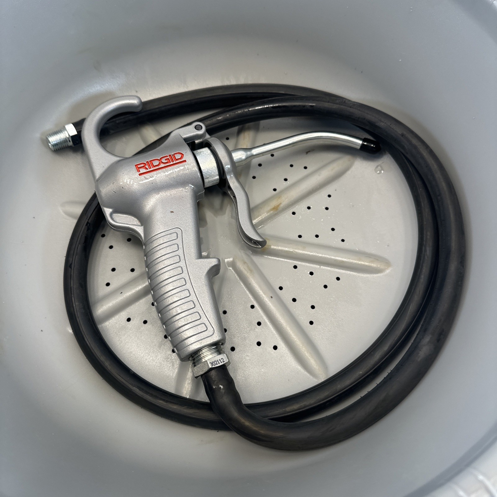 RIDGID All Weather Oiler Kit Model 418 Trigger Pump Drip Pan & NU-Clear Oil Incl