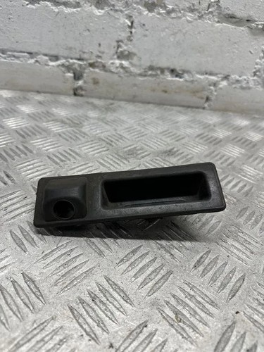 Tailgate handle with camera