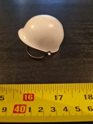 VINTAGE ACTION MAN, SPIELZEUG, WEISSER SANITÄTER HELM 