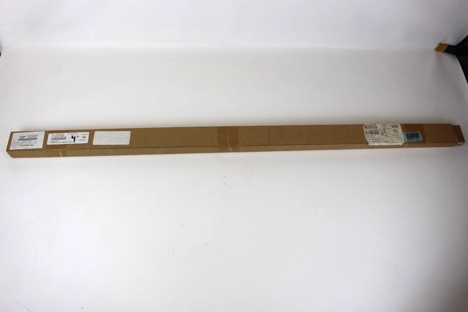 Original Porsche 970-537-156-01-A78 PANAMERA Cinturón Moldura Delantero Derecho Nuevo Foto 2 de 4