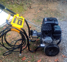 DEWALT 4400PSI Cold Water Washer Powered Gas Pressure Washer (DXPW4440)