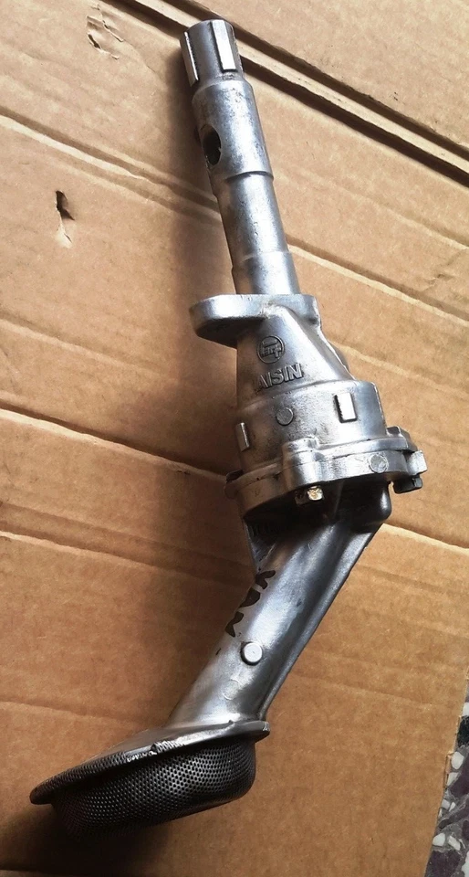 BOMBA DE ACEITE OHC TOYOTA HILUX VAN 1Y 2Y 3Y 8 VÁLVULAS USADA Foto 3 de 4