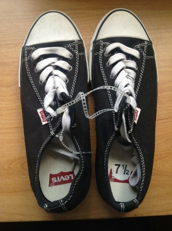 YOUNG BOYS LEVI'S  LACE UP CANVAS  SHOES  - Size:7.5