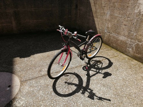 mountain bike BTWIN NERA USATA MOLTO POCO , NERA TELAIO DA 24\