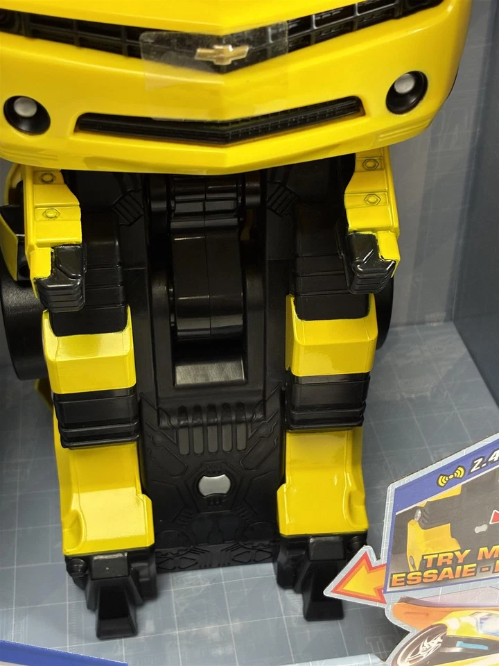 Transformers Bumblebee Converting Remote Control RC 32cm Standing Jada 36112 - Image 4 of 4