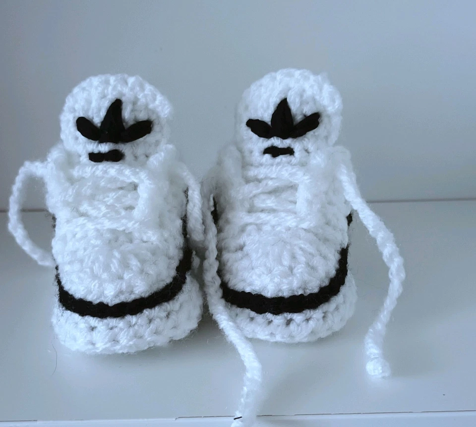 Hecho a mano Bebé Crochet Zapatos Botines Tenis Entrenadores Recién Nacido  Foto 2 de 3