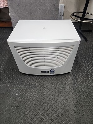 Rittal 3385500 Enclosure Cooling Unit, 1PH, 230VAC, 60 Hz. - USED