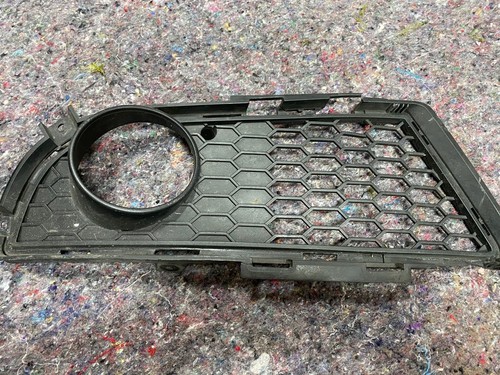 BMW 3 E90 E91 M Sport Frontstoßstange Rechter Nebelscheinwerfergrill 51117891396