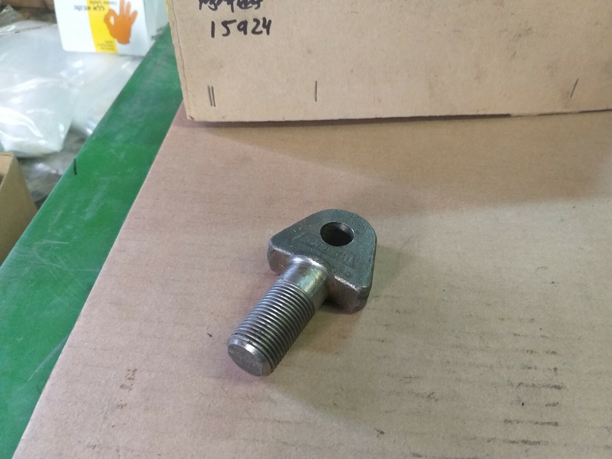 Piton (eyebolt) NOS Pour Tracteurs Case IH & International - Réf. 527985R1 (New Old Stock)