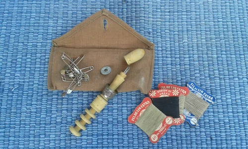 French Military Sewing Kit - 2GM - WW2 (Model 3) (^St)