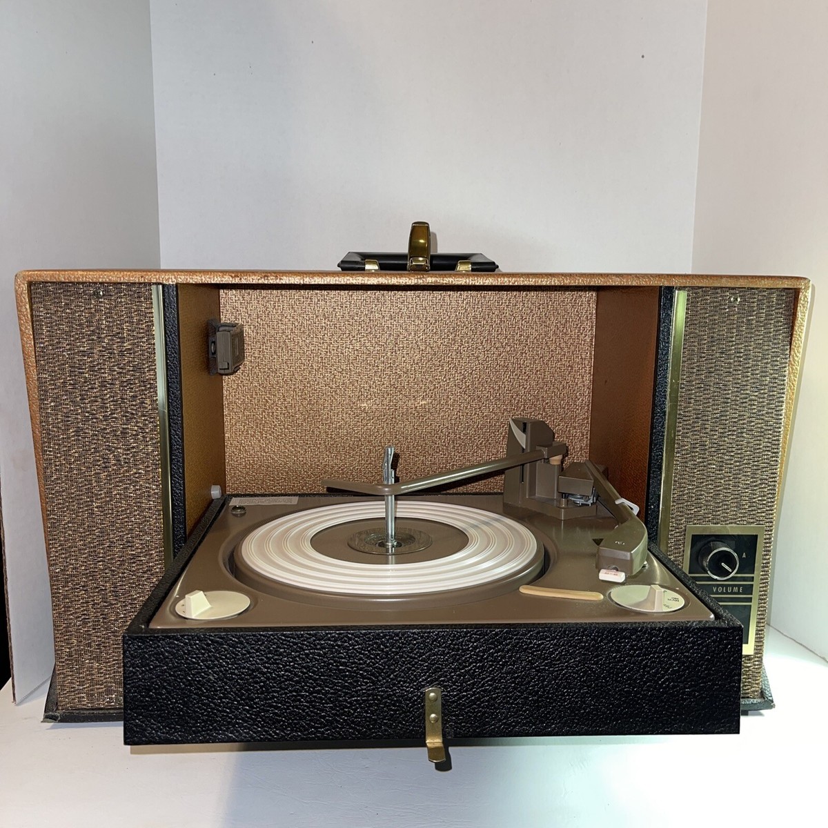VINTAGE DECCA MODEL DP659 FLIP OUT RECORD PLAYER PHONOGRAPH. ALST