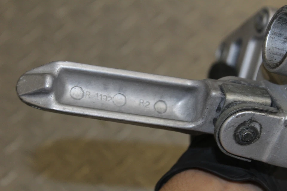 Kawasaki Ninja 600R ZX600C 1989 clavija trasera derecha pasajero Foto 4 de 4