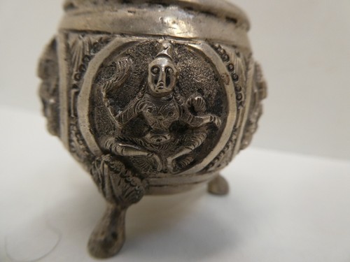 SMALL INDIAN ASIAN SILVER REPOUSSE SHIVA DEITY ICON FOOTED BOWL DISH - Picture 2 of 8