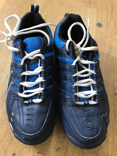 Boys Slazenger Trainers Size UK3 - Picture 2 of 6