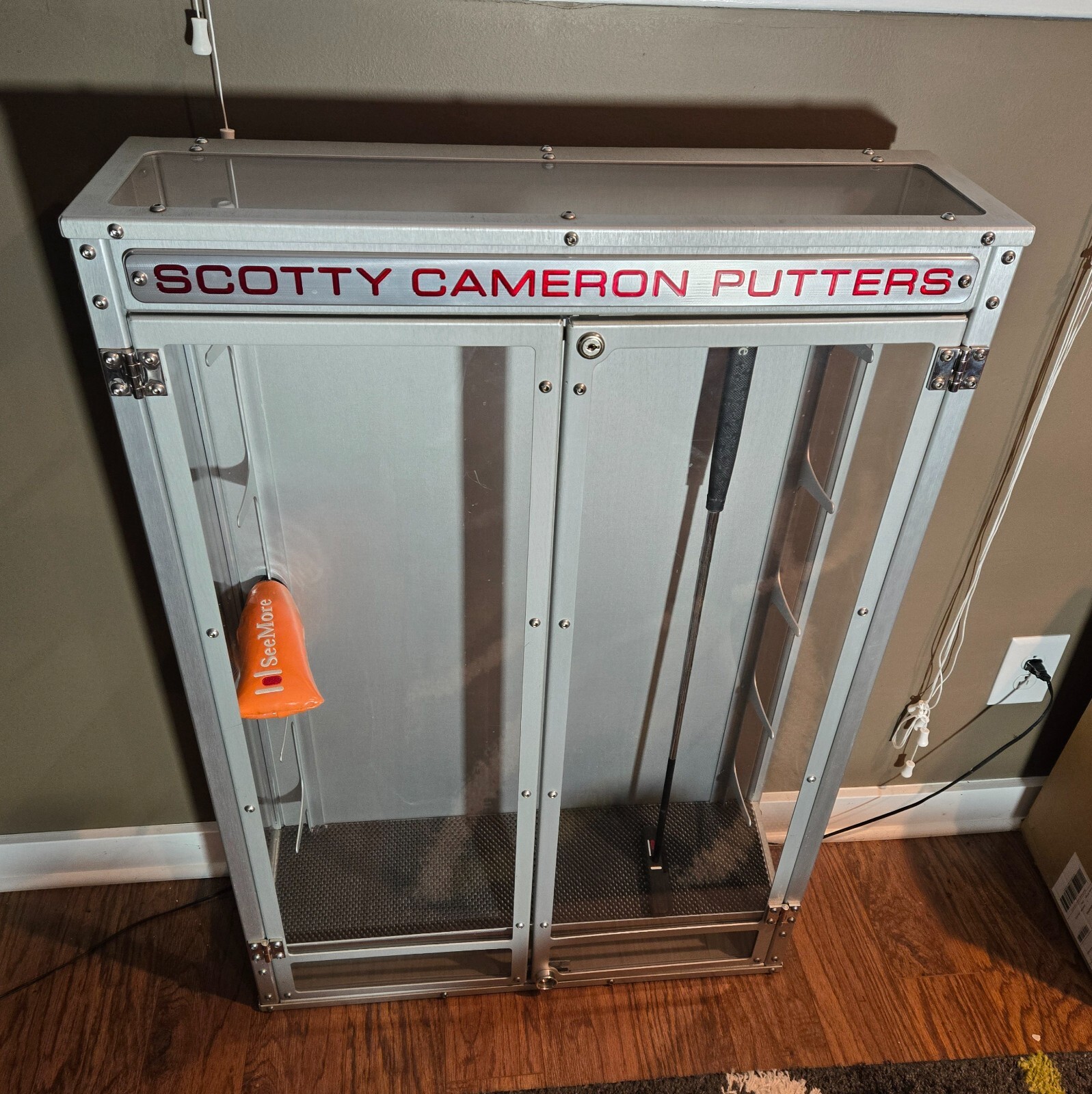 Scotty Cameron Putter & Headcover Display Case RARE (Excellent