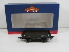 BACHMANN 37-931 - 3 PLANK WAGON - DEPARTMENTAL OLIVE - EXC BOXED CON - OO SCALE