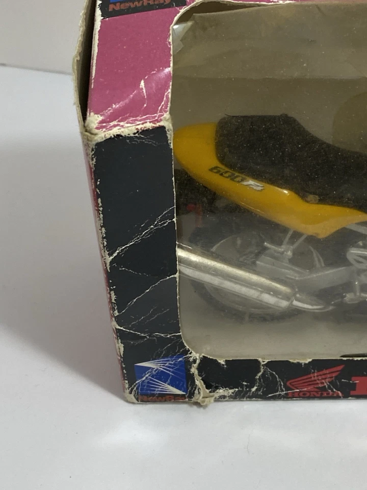 Yellow 1:12 Scale Die-cast Honda Roadrider Collection Motorcycle By Newray - Image 2 of 4