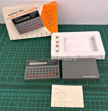 VTG Selectronics WordFinder 220 Spelling Checker Thesaurus Calculator HH220 NOS