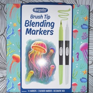 Crayola Brush Tip Blending Markers Set, 14 Markers + 2 Colorless Blenders Box