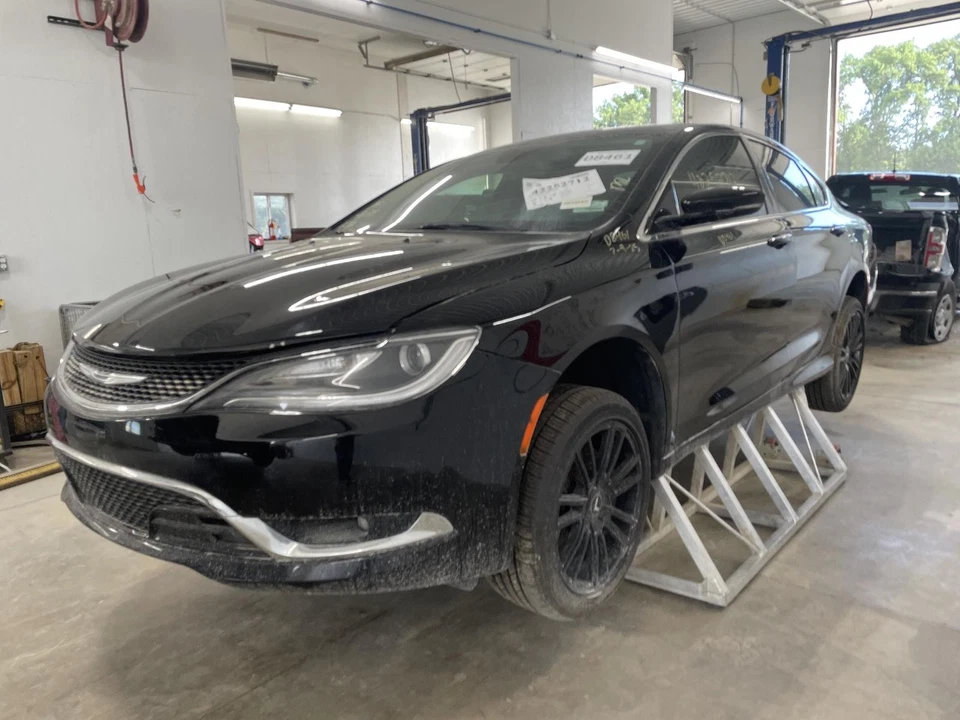 Used Right Headlight Assembly fits: 2015 Chrysler 200 Sdn xenon HID black bezel - Image 4 of 4