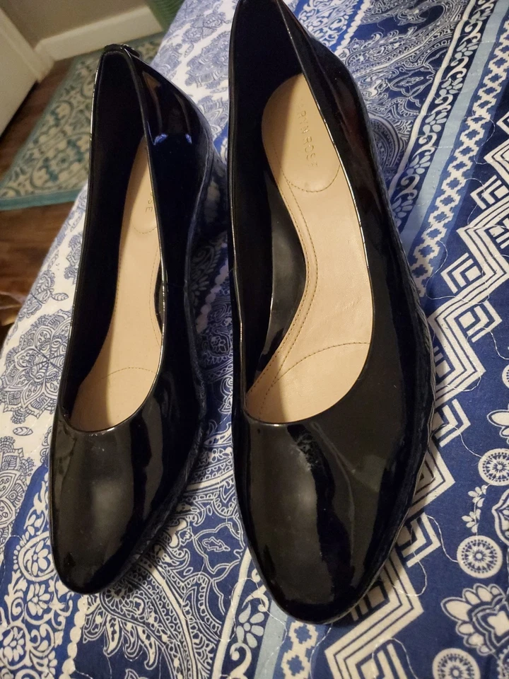 Zapatos de vacaciones elegantes con cuña de charol Taryn Rose talla 11 Foto 2 de 4