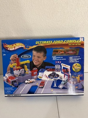 Hot Wheels Ultimate Ford Complex 89387 New Sealed Box Vtg 2001 AH1