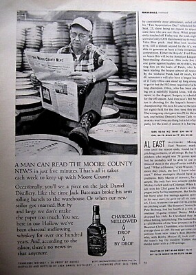 Jack Daniel's Reading News On Barrel Vintage Original 1971 Print Ad 1/2 page 