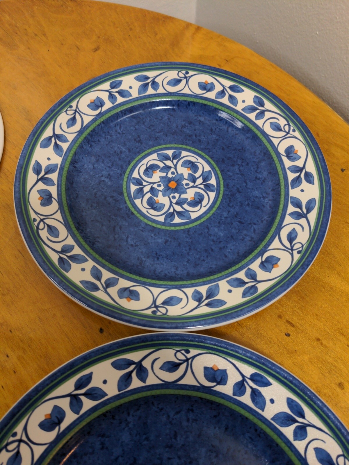 Pfaltzgraff Orleans (Thailand) Salad Plate Blue Vines Leaves Folk Cottage Art