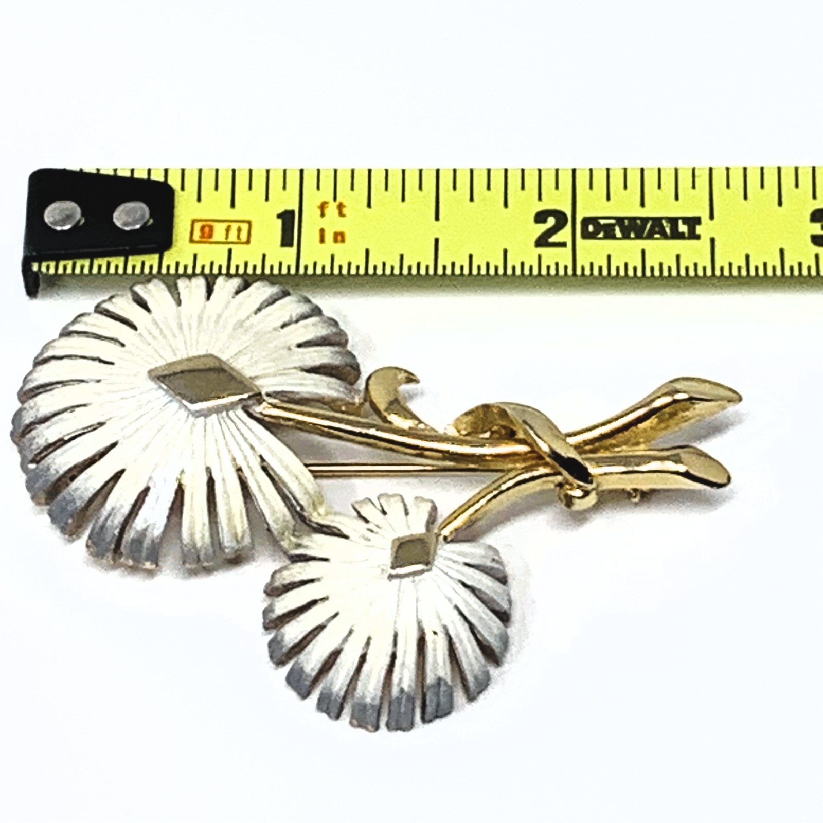 Unsigned Dandelion Brooch - image 4