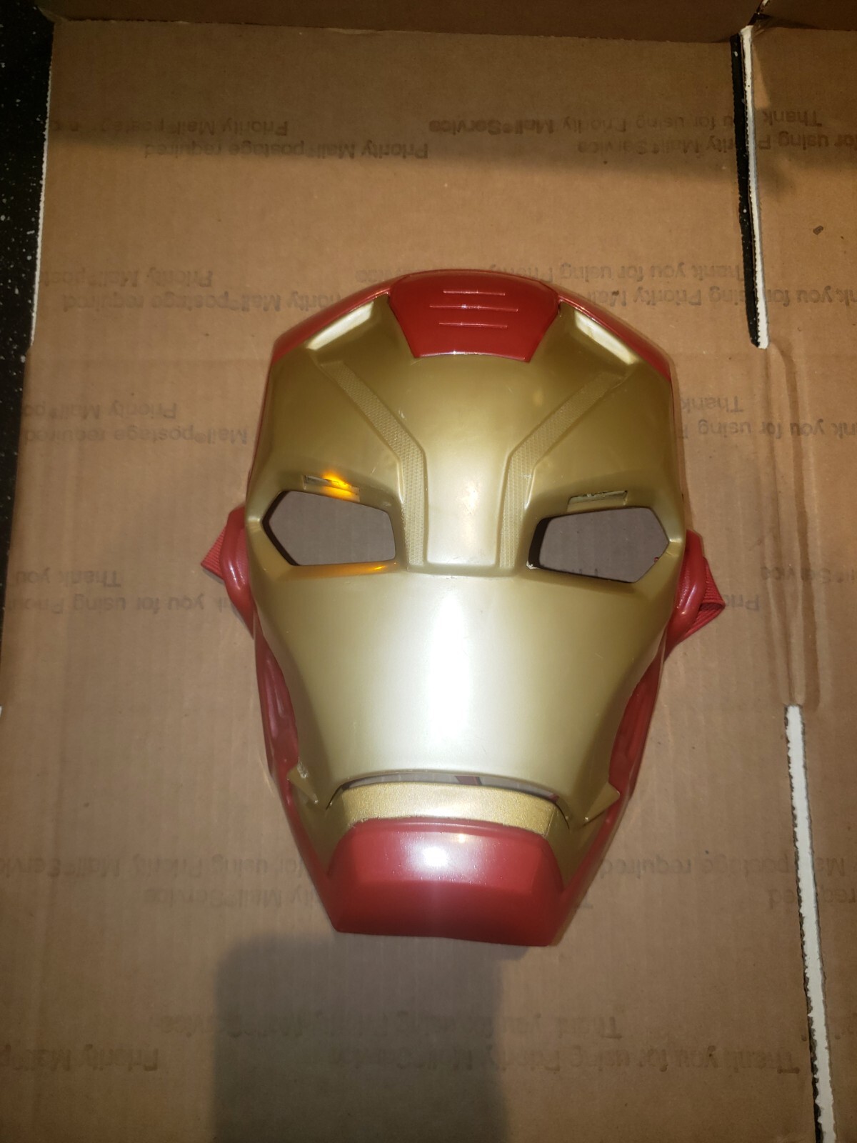 Marvel Iron Man Mask Helmet With Lightup Eyes and Sound 2016 Hasbro C