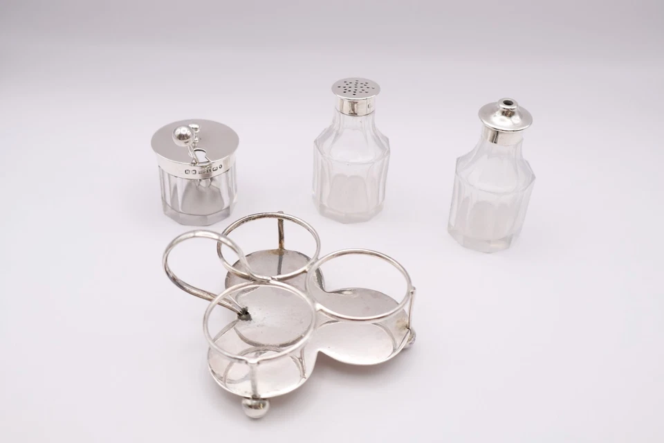 Encantador juego de condimentos de plata de ley antiguos combinados con sello Foto 4 de 4