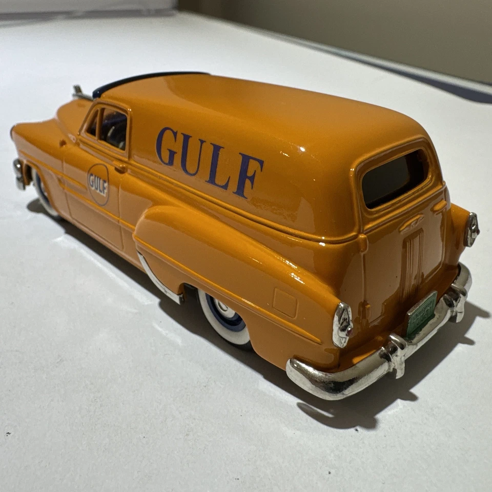 Brooklin Modelos BRK21 1953 Pontiac Sedán Entrega Gulf Oil 1:43 Hecho a mano con caja Foto 4 de 4