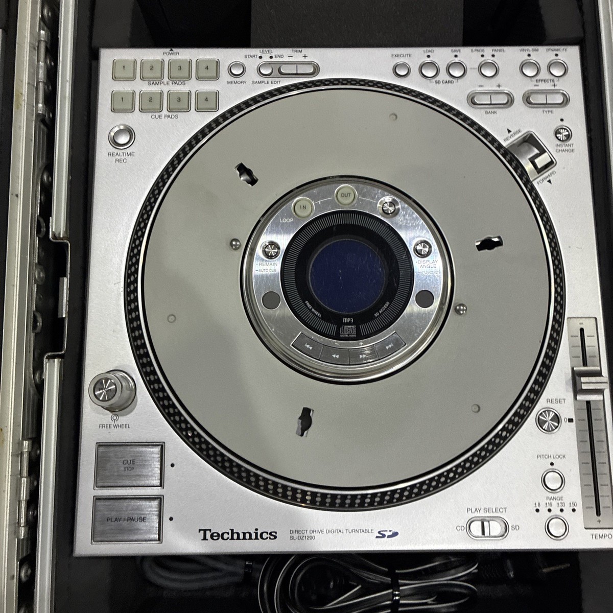 2 Panasonic Technics SL-DZ1200-S Direct Drive Digital Turntable