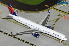 GeminiJets 1:400 Delta Air Lines Boeing 757-300 N595NW GJDAL2362 IN STOCK