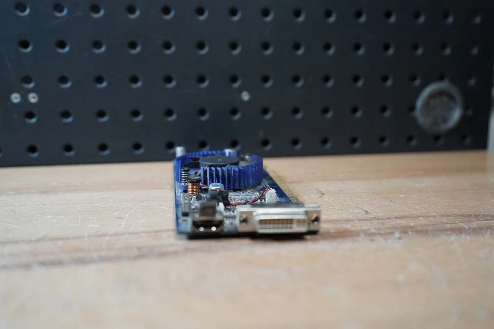 (C) Acer NVIDIA GeForce G100 - 512 MB DDR2 SDRAM HDMI - Image 3 of 4