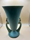 Roseville Pottery '' Pine Cone Modern '' Green Vase, Shape no 747-10, in 1953
