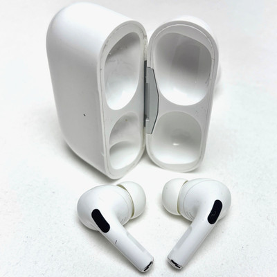 Apple AirPods Pro 1st Generation with MagSafe Wireless Charging Case - White