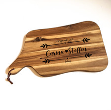 Holzbrett Schneidebrett Servierbrett Gravur Wunschgravur personalisiert Namen