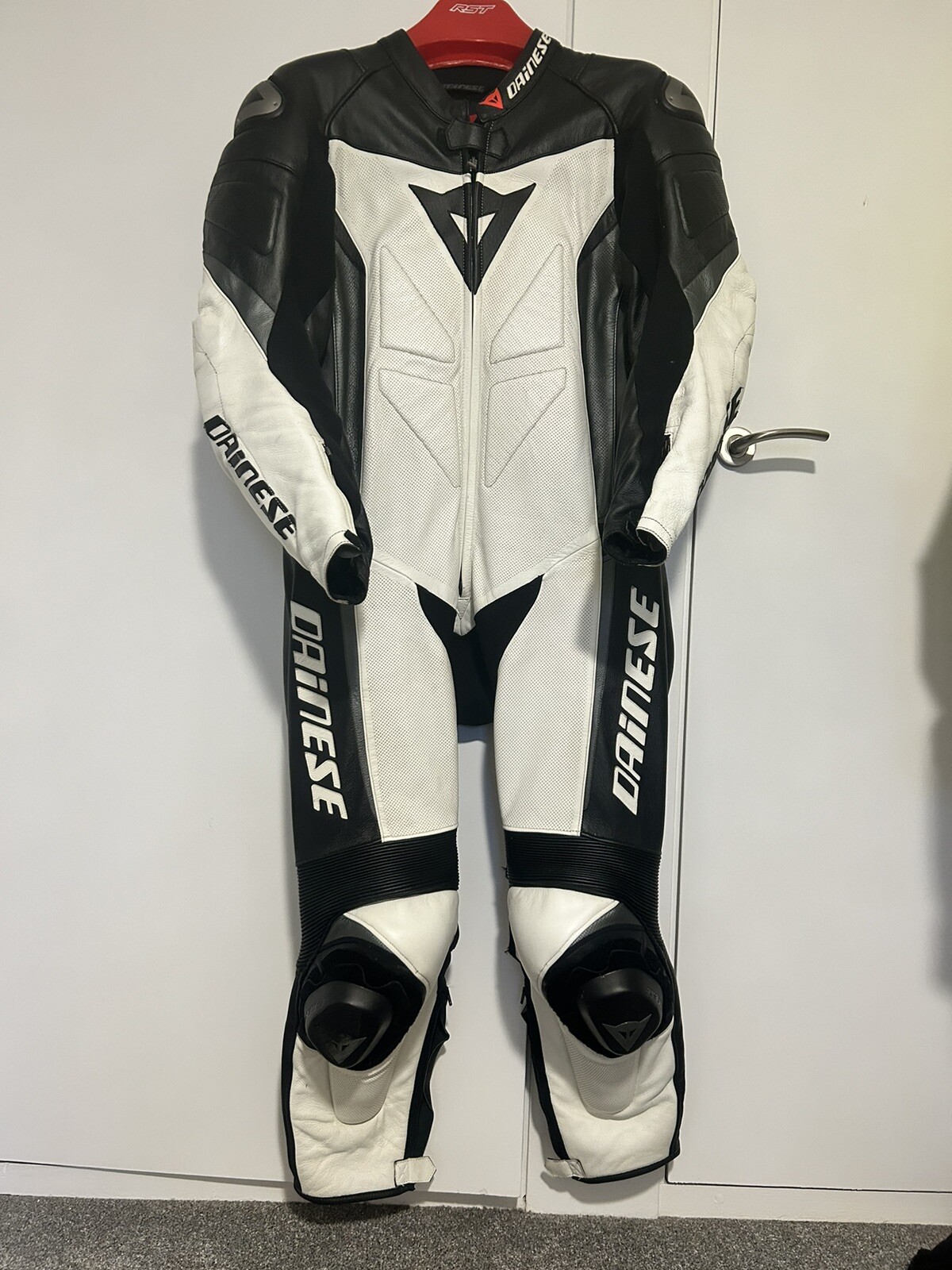 Dainese Crono cafe Racer one piece leathers + hump UK 46 EU 56 Perf