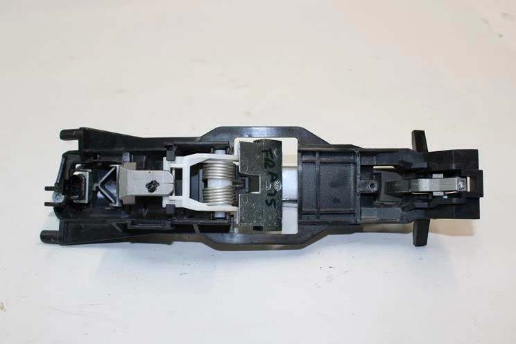 03-09 Mercedes W209 CLK350 CLK500 Door Handle Right Passenger Side Silver OEM  - Image 4 of 4