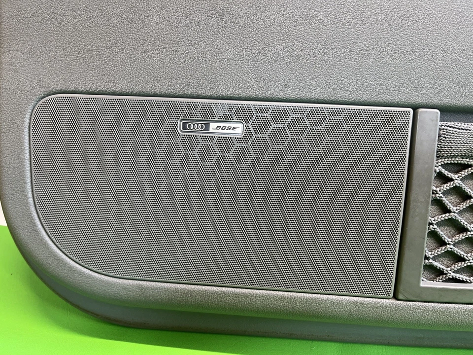 Audi TT MK1 2001 pasajero lado derecho panel puerta panel tarjeta interior Bose Foto 3 de 4