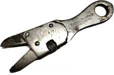 Early MARSHALL WELLS HARDWARE CO 7 inch Adjustable ELGIN Alligator Wrench