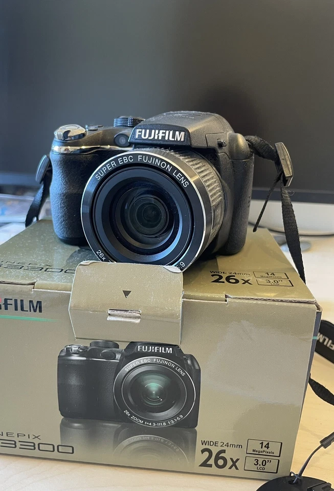 Fujifilm FinePix S3300, photo 2 of 5