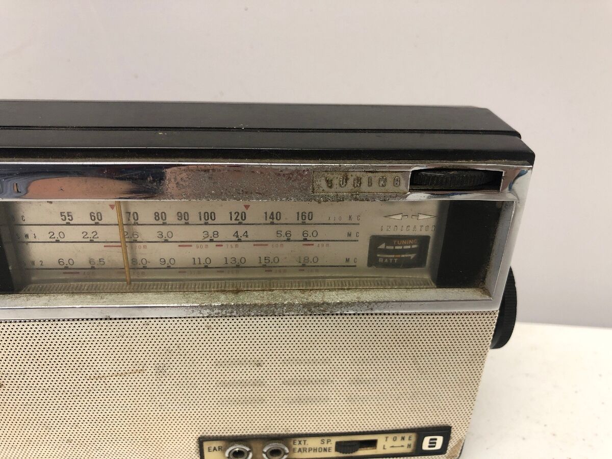 Vintage Sanyo Transcontinental Radio 3 Band 10 Transistor Vintage Sanyo Transcontinental Radio 3 Band 10 Transistor