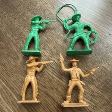 Lot of 4 Vintage 1960s Tim Mee Plastic Western Cowboys Figures Approx. 3"